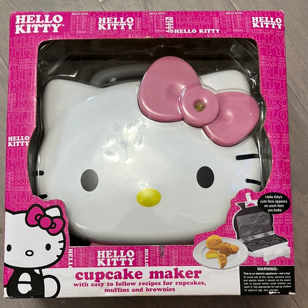 Hello Kitty Cupcake Maker